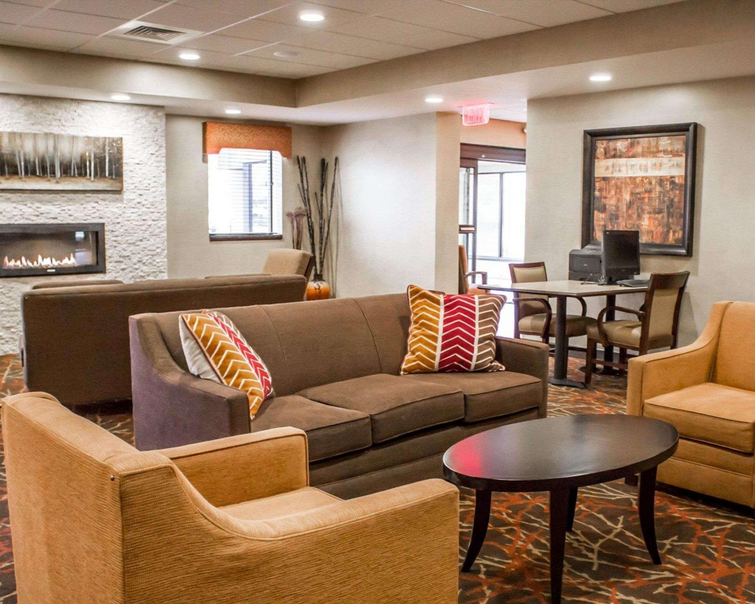 Comfort Inn & Suites Wadsworth Exterior foto