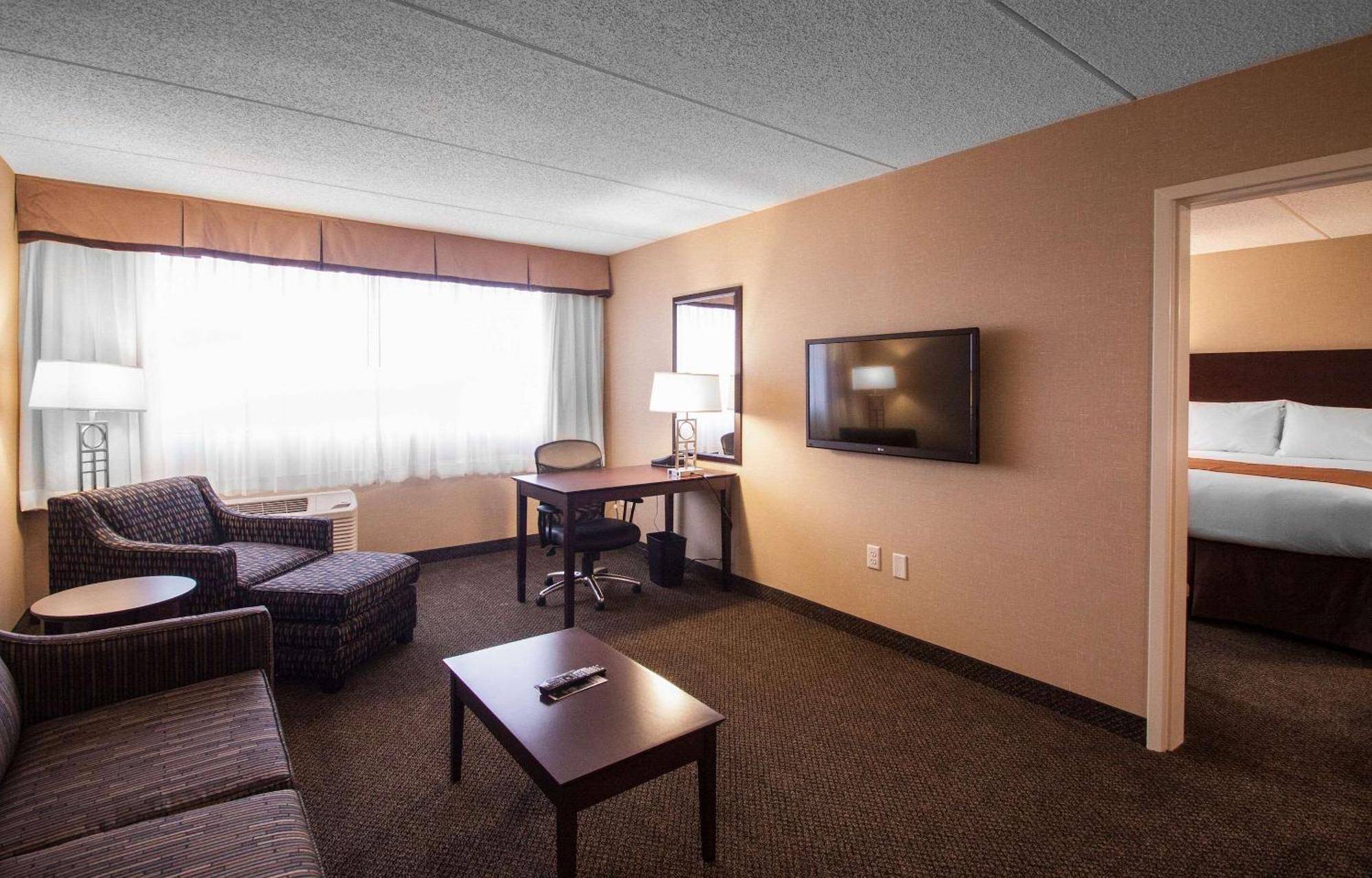 Comfort Inn & Suites Wadsworth Exterior foto