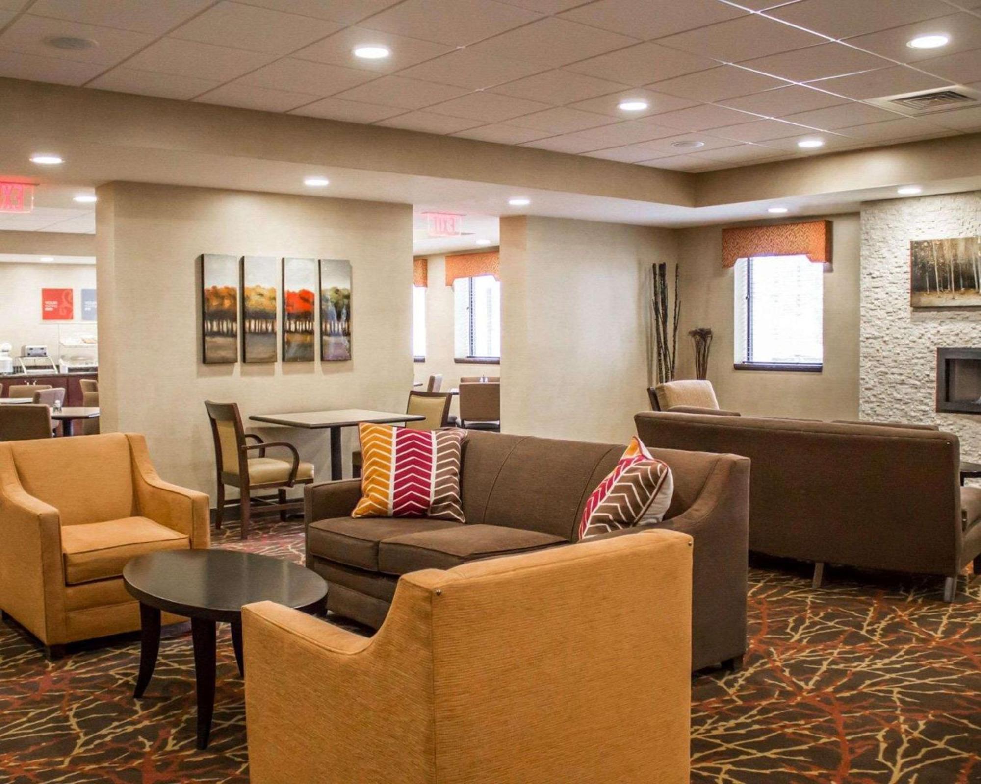 Comfort Inn & Suites Wadsworth Exterior foto