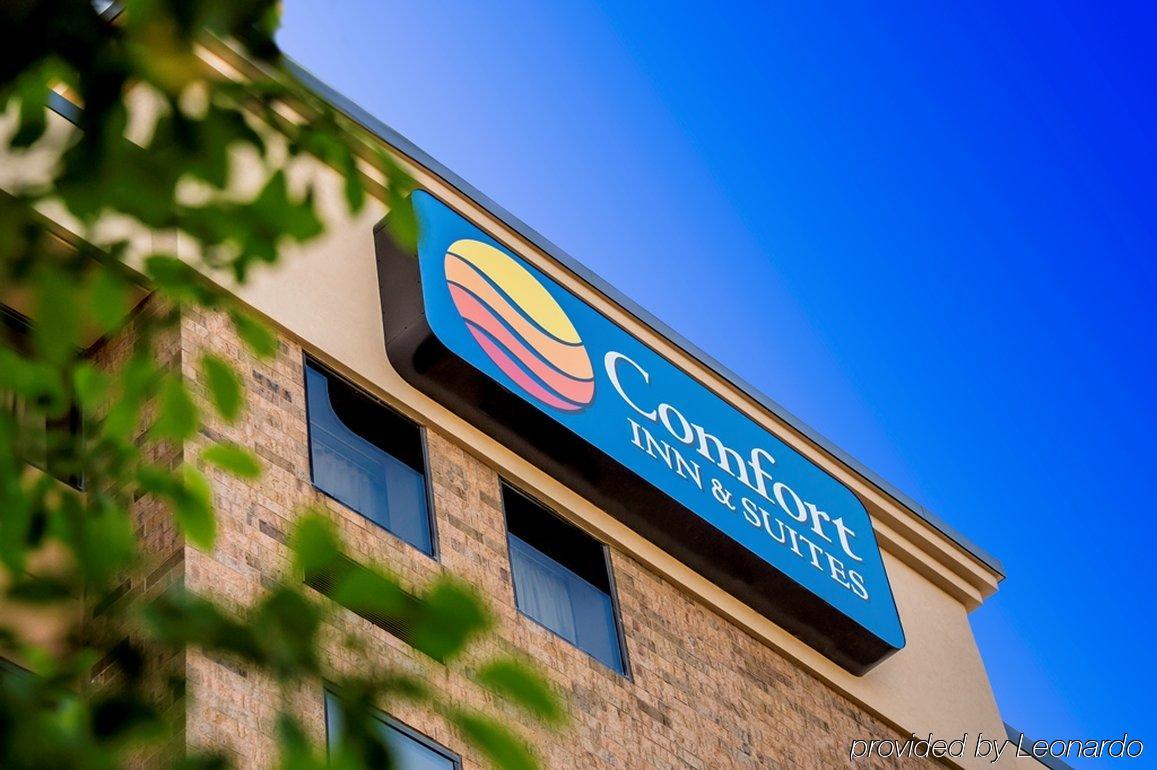 Comfort Inn & Suites Wadsworth Exterior foto